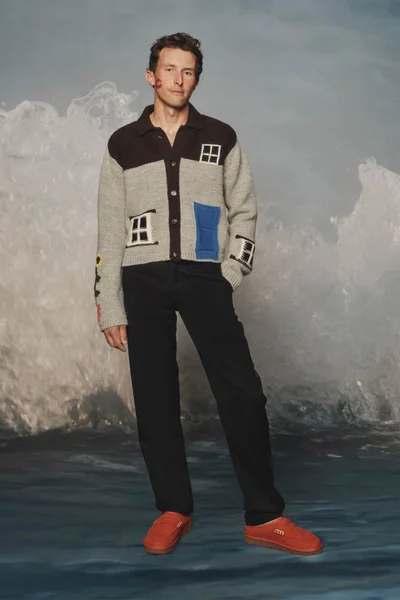 Look 16
